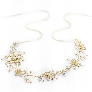 Brides  & Hairpins Atiena Halo NWT